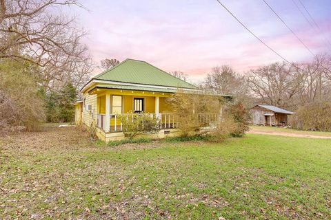 Homes For Sale - 7425 Caton Road<br/> Covington County, Red Level, AL 36474