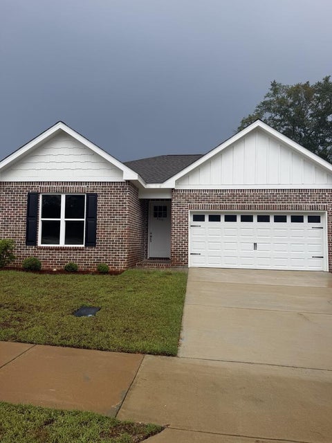 Homes For Sale - 400 Grand Harbor<br/> Dothan, AL 36303