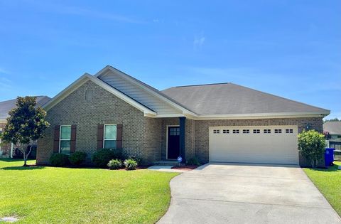 Homes For Sale - 102 Middlebury Court<br/> Houston County, Dothan, AL 36301