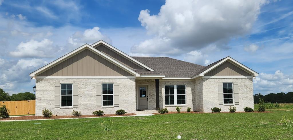 208 Cambridge Dr, Headland, Alabama image 1