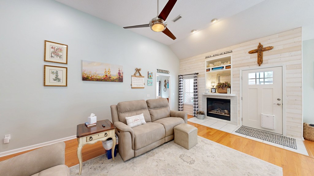 Dothan, Alabama 36301, United States, 3 Bedrooms Bedrooms, ,2 BathroomsBathrooms,Residential,Pending,137093