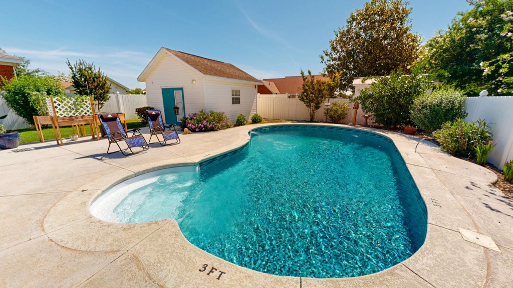 Dothan, Alabama 36301, United States, 3 Bedrooms Bedrooms, ,2 BathroomsBathrooms,Residential,Pending,137093