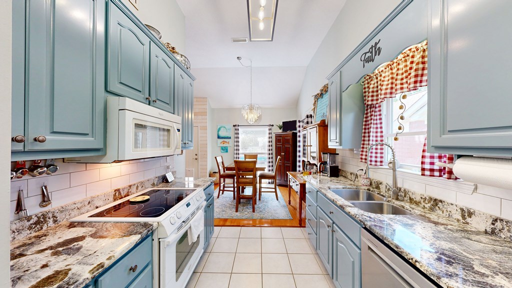 Dothan, Alabama 36301, United States, 3 Bedrooms Bedrooms, ,2 BathroomsBathrooms,Residential,Pending,137093