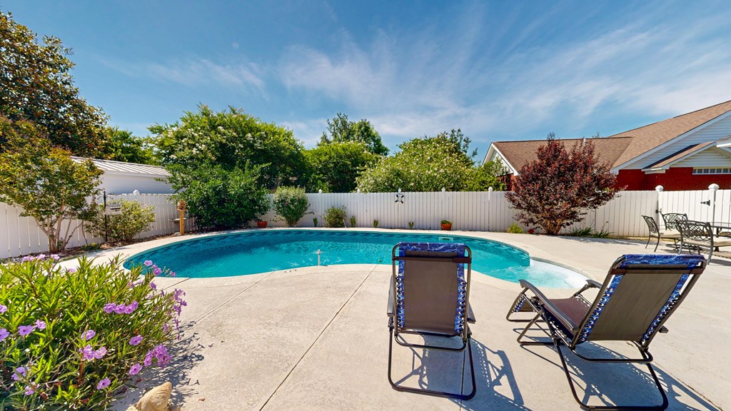 Dothan, Alabama 36301, United States, 3 Bedrooms Bedrooms, ,2 BathroomsBathrooms,Residential,Pending,137093