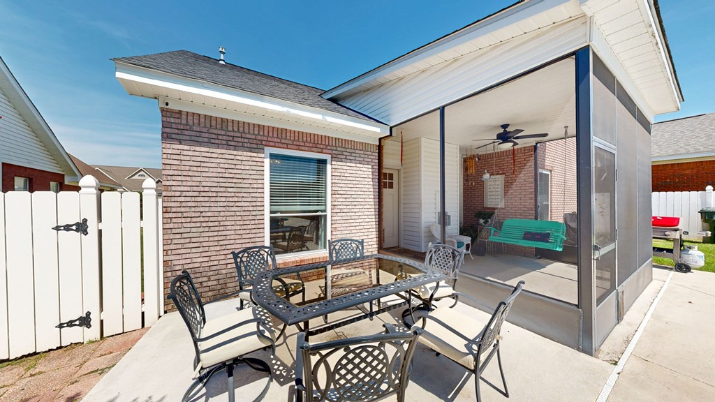 Dothan, Alabama 36301, United States, 3 Bedrooms Bedrooms, ,2 BathroomsBathrooms,Residential,Pending,137093