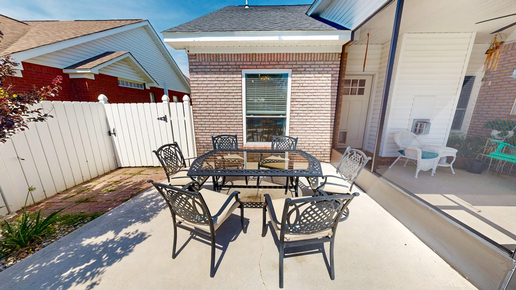 Dothan, Alabama 36301, United States, 3 Bedrooms Bedrooms, ,2 BathroomsBathrooms,Residential,Pending,137093