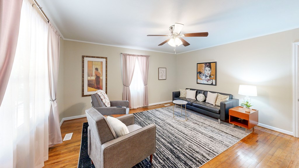 Dothan, Alabama 36301, United States, 2 Bedrooms Bedrooms, ,1 BathroomBathrooms,Residential,Pending,111162