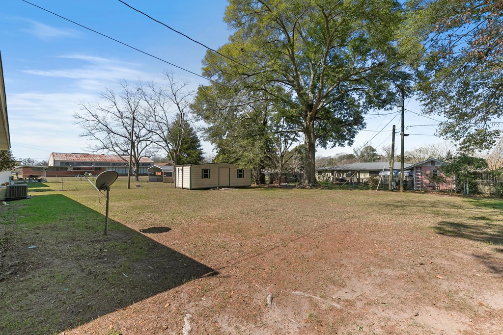 706 W Main Street, Hartford, Alabama image 6