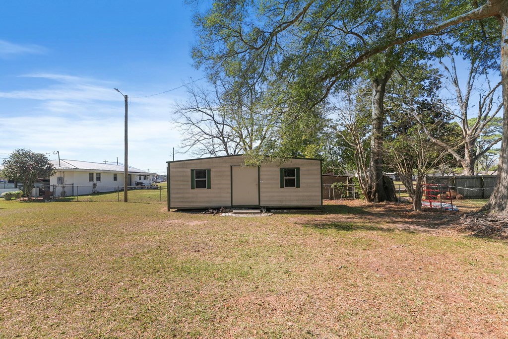706 W Main Street, Hartford, Alabama image 2