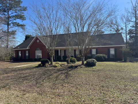 Homes For Sale - 210 Shadow Wood<br/> Ozark, AL 36360