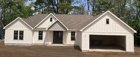 Homes For Sale - 51 Memory Lane<br/> Eufaula, AL 36027