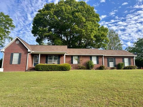 Homes For Sale - 300 Birchwood Ln<br/> Houston County, Dothan, AL 36301