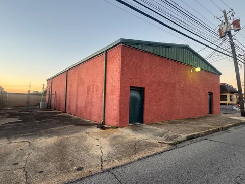 Homes For Rent - 107 W Burdeshaw St<br/> Dothan, AL 36303