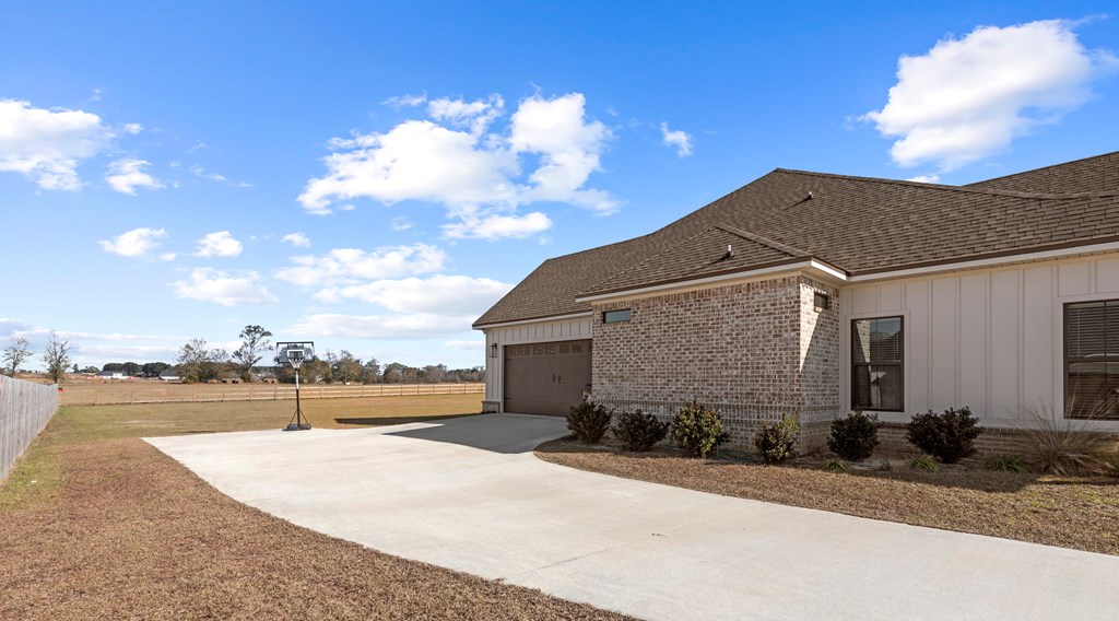 1435 Skipper Road, Dothan, Alabama image 4