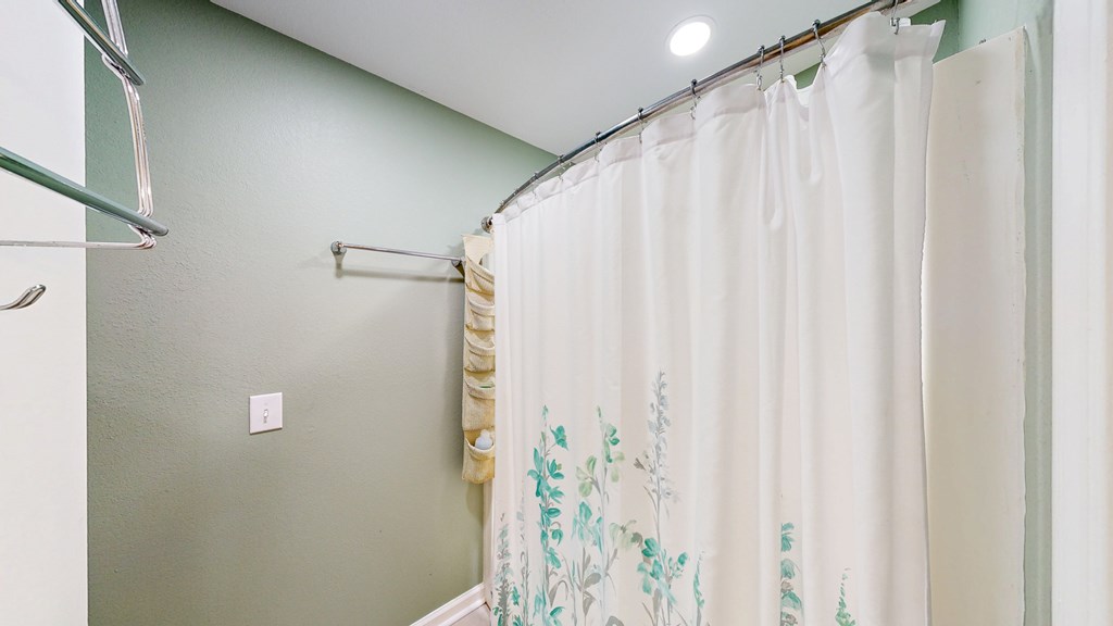 Newton, Alabama 36352, United States, 3 Bedrooms Bedrooms, ,2 BathroomsBathrooms,Residential,Pending,185326