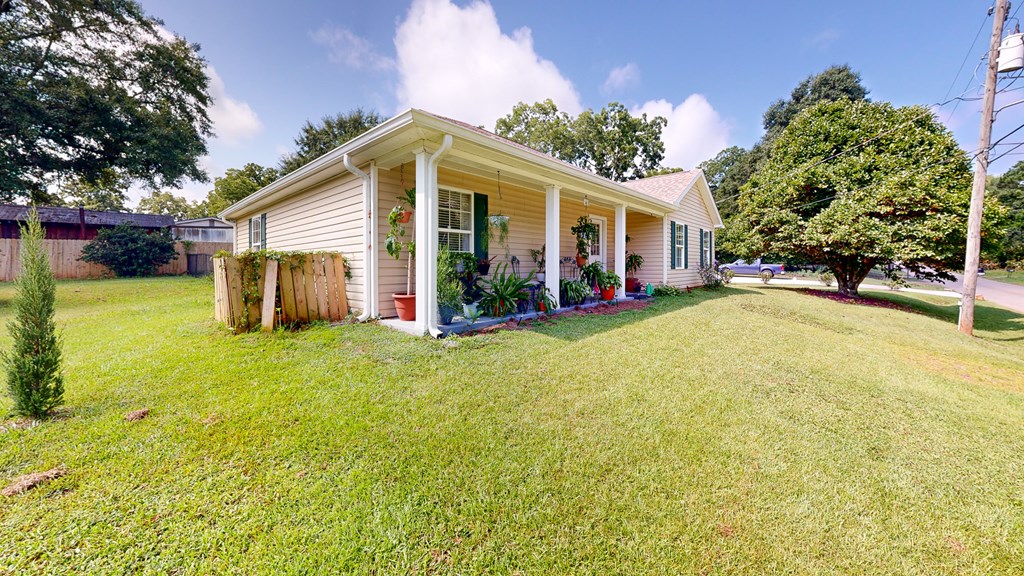 Newton, Alabama 36352, United States, 3 Bedrooms Bedrooms, ,2 BathroomsBathrooms,Residential,Pending,185326