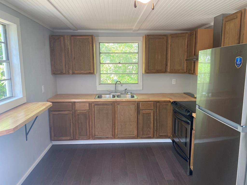 210 Hollon St, Headland, Alabama image 3