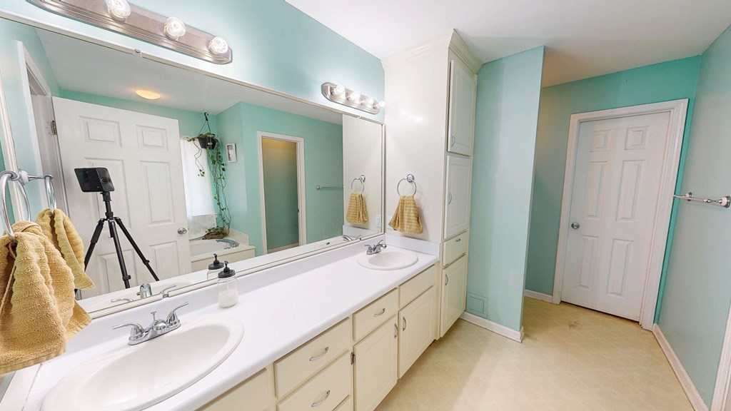 Dothan, Alabama 36305, United States, 3 Bedrooms Bedrooms, ,2 BathroomsBathrooms,Residential,Pending,203495