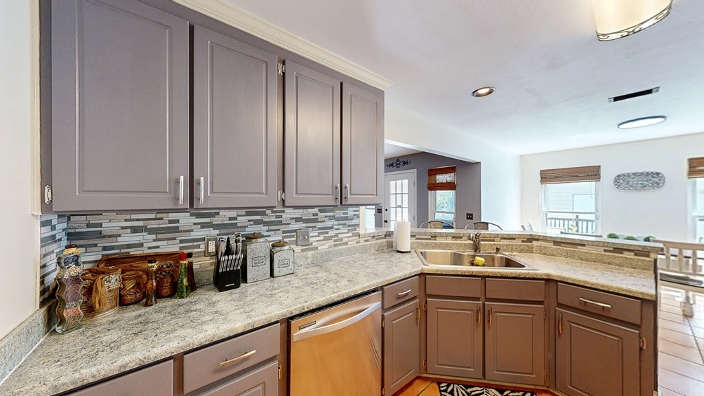 Dothan, Alabama 36305, United States, 3 Bedrooms Bedrooms, ,2 BathroomsBathrooms,Residential,Pending,203495