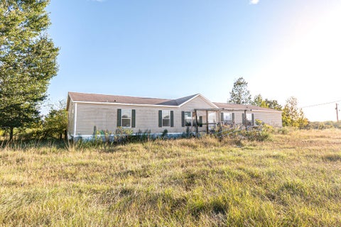 Mobile Home For Sale - 200 Laura Lane<br/> Newton, AL 36352