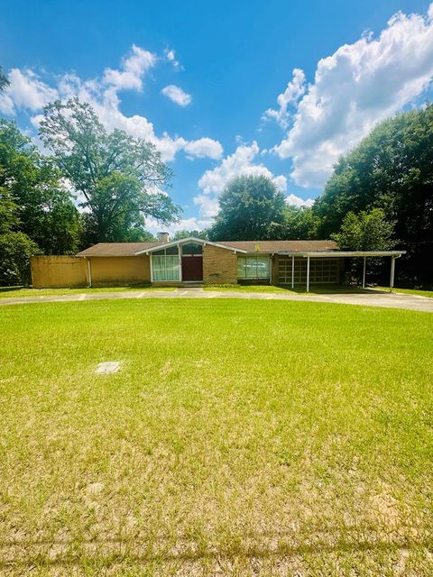 Homes For Sale - 215 Morgan Ln<br/> Ozark, AL 36360
