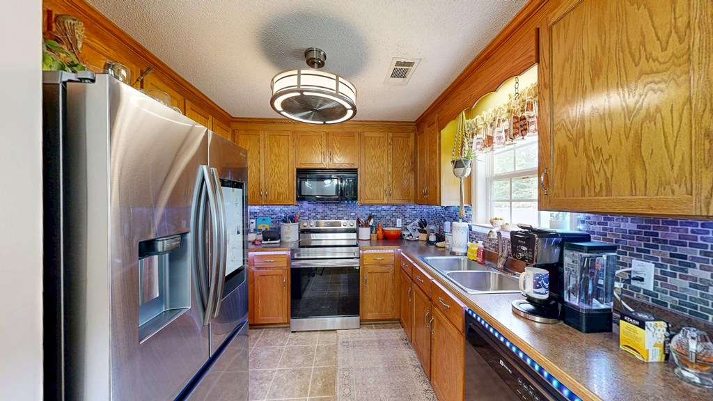 Ozark, Alabama 36360, United States, 3 Bedrooms Bedrooms, ,2 BathroomsBathrooms,Residential,Pending,192241