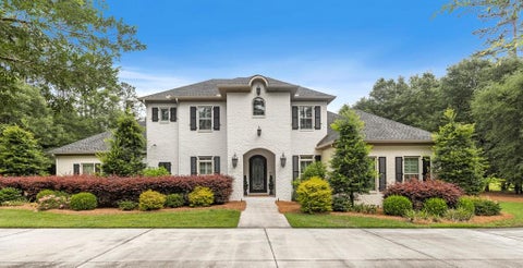 Homes For Sale - 807 Liveoak Trail<br/> Dothan, AL 36305
