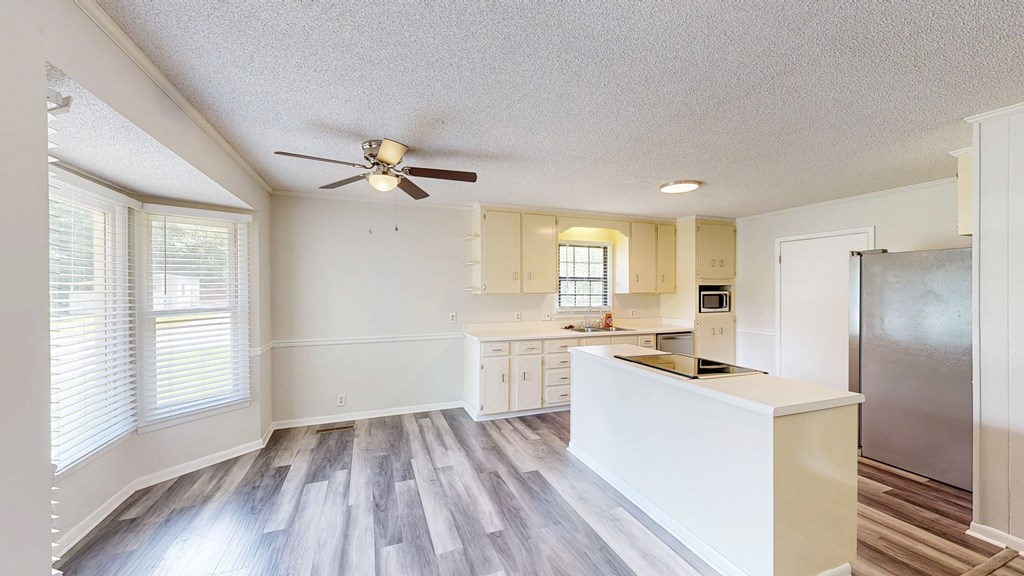 Dothan, Alabama 36301, United States, 3 Bedrooms Bedrooms, ,2 BathroomsBathrooms,Residential,Pending,152240