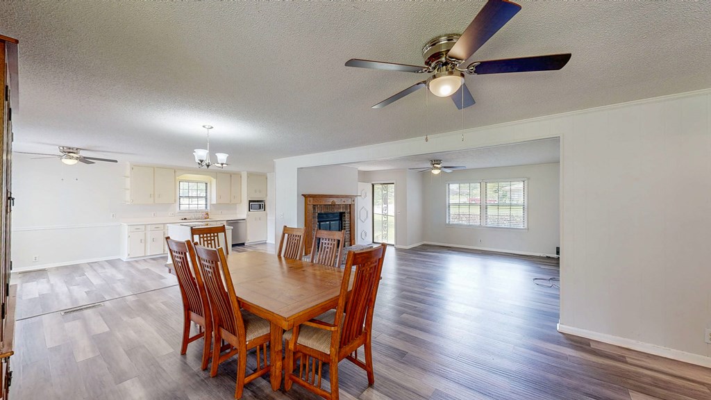 Dothan, Alabama 36301, United States, 3 Bedrooms Bedrooms, ,2 BathroomsBathrooms,Residential,Pending,152240