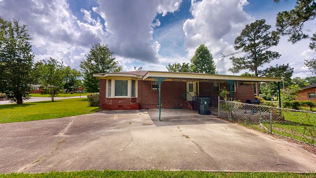 Dothan, Alabama 36301, United States, 3 Bedrooms Bedrooms, ,2 BathroomsBathrooms,Residential,Pending,152240