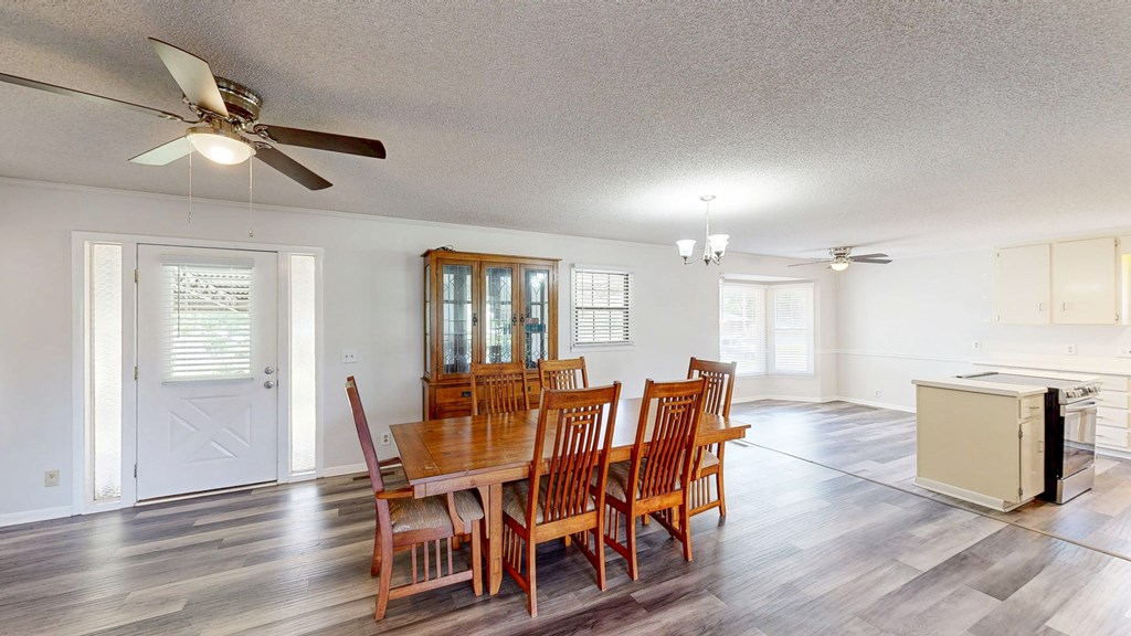 Dothan, Alabama 36301, United States, 3 Bedrooms Bedrooms, ,2 BathroomsBathrooms,Residential,Pending,152240