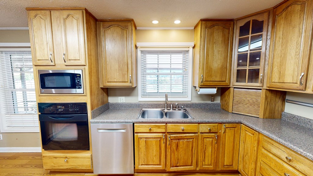 Dothan, Alabama 36303, United States, 4 Bedrooms Bedrooms, ,3 BathroomsBathrooms,Residential,Pending,31095