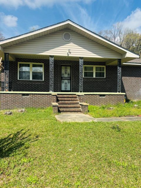 Homes For Sale - 2135 NW Skipperville Rd<br/> Ozark, AL 36360