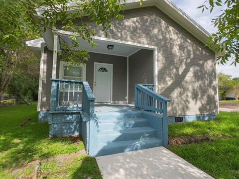 Homes For Sale - 922 Headland Ave<br/> Dothan, AL 36301