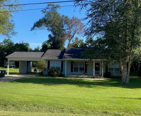 Homes For Sale - 205 Academy Dr<br/> Ashford, AL 36312