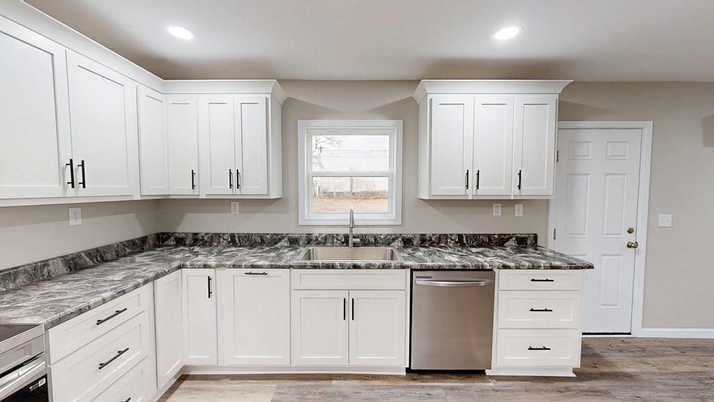 Dothan, Alabama 36303, United States, 2 Bedrooms Bedrooms, ,1 BathroomBathrooms,Residential,Active,1609