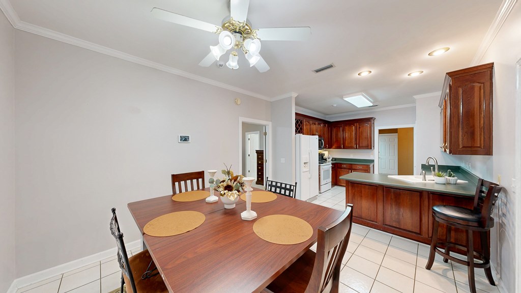 Dothan, Alabama 36303, United States, 4 Bedrooms Bedrooms, ,3 BathroomsBathrooms,Residential,Active,222421