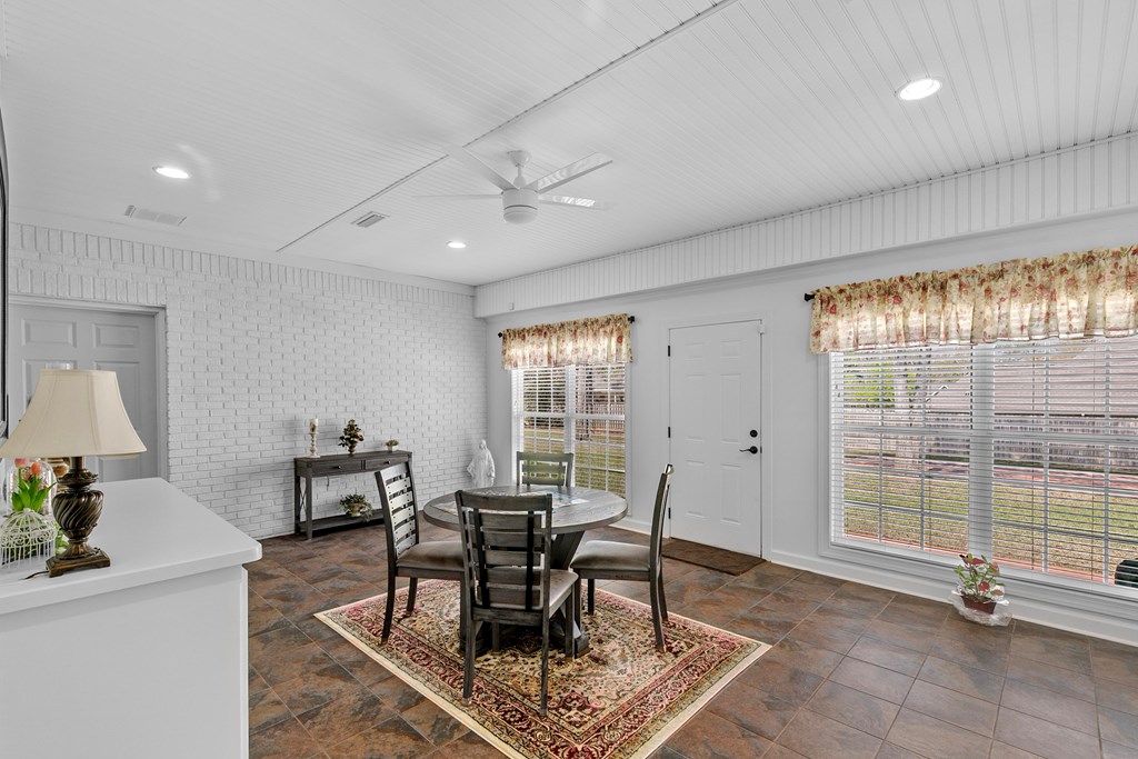 401 Gladstone Way, Dothan, Alabama image 32