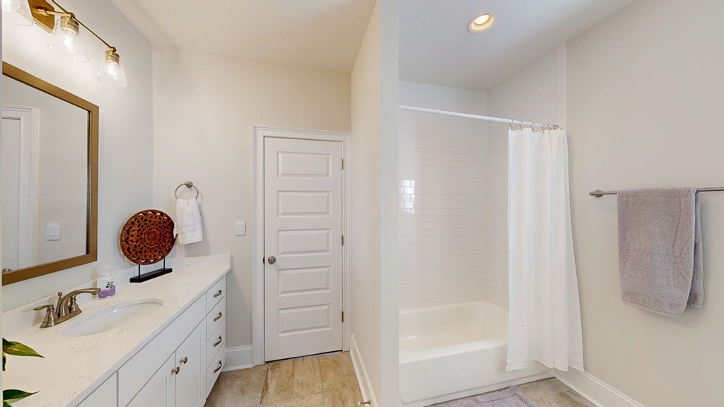 Midland City, Alabama 36350, United States, 5 Bedrooms Bedrooms, ,4 BathroomsBathrooms,Residential,Active,242853