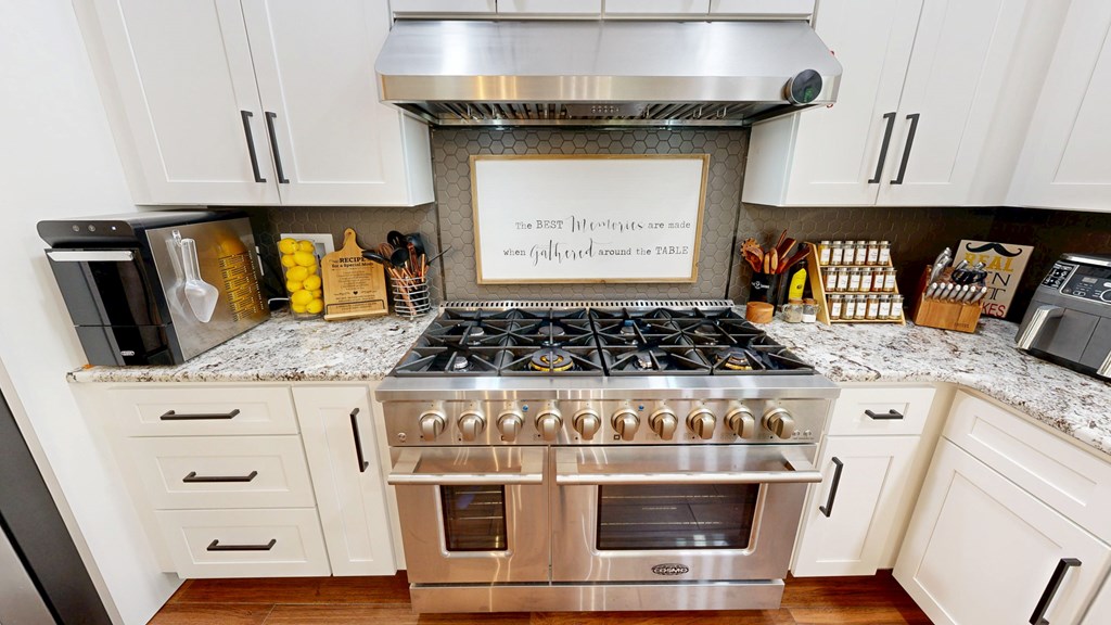 Dothan, Alabama 36303, United States, 5 Bedrooms Bedrooms, ,4 BathroomsBathrooms,Residential,Active,240325