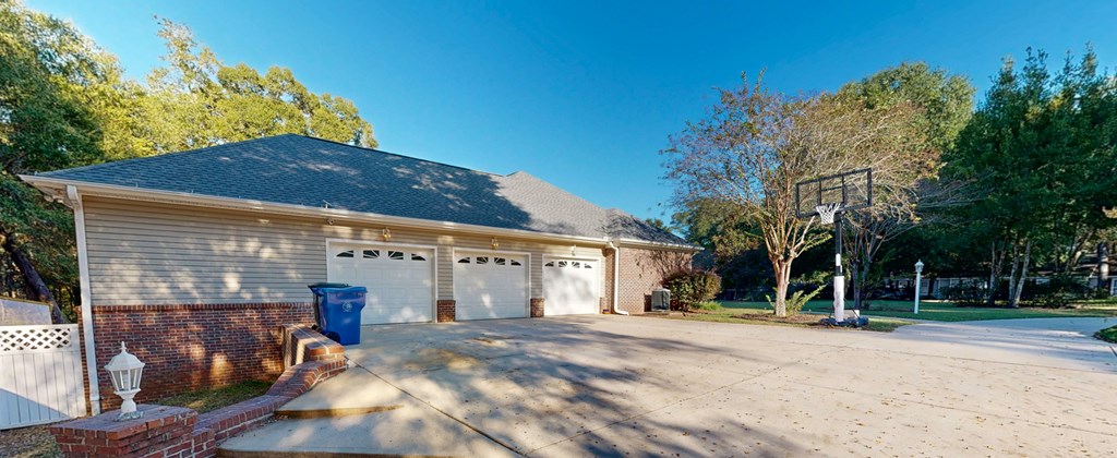 Dothan, Alabama 36303, United States, 5 Bedrooms Bedrooms, ,4 BathroomsBathrooms,Residential,Active,240325