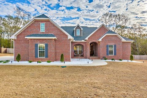 Homes For Sale - 303 White Oak Dr<br/> New Brockton, AL 36351