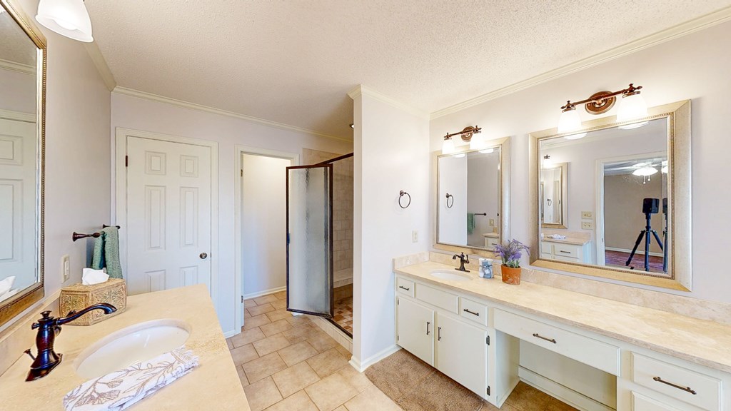 Dothan, Alabama 36303, United States, 4 Bedrooms Bedrooms, ,4 BathroomsBathrooms,Residential,Active,95745