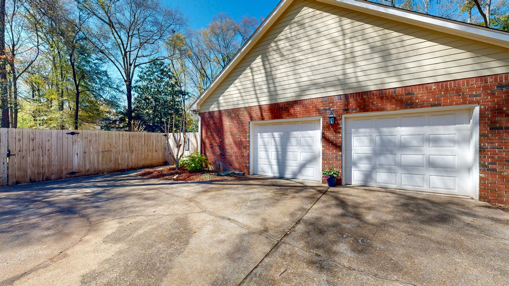 Dothan, Alabama 36303, United States, 4 Bedrooms Bedrooms, ,4 BathroomsBathrooms,Residential,Active,95745