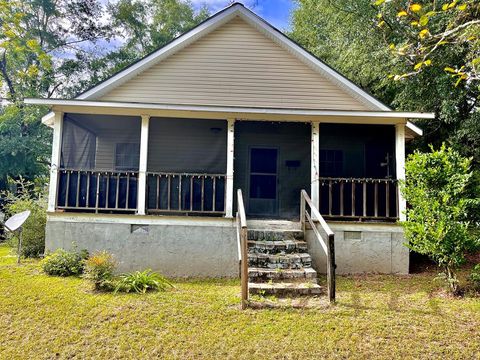 Apartment For Sale - 460 W W College St<br/> Ozark, AL 36360