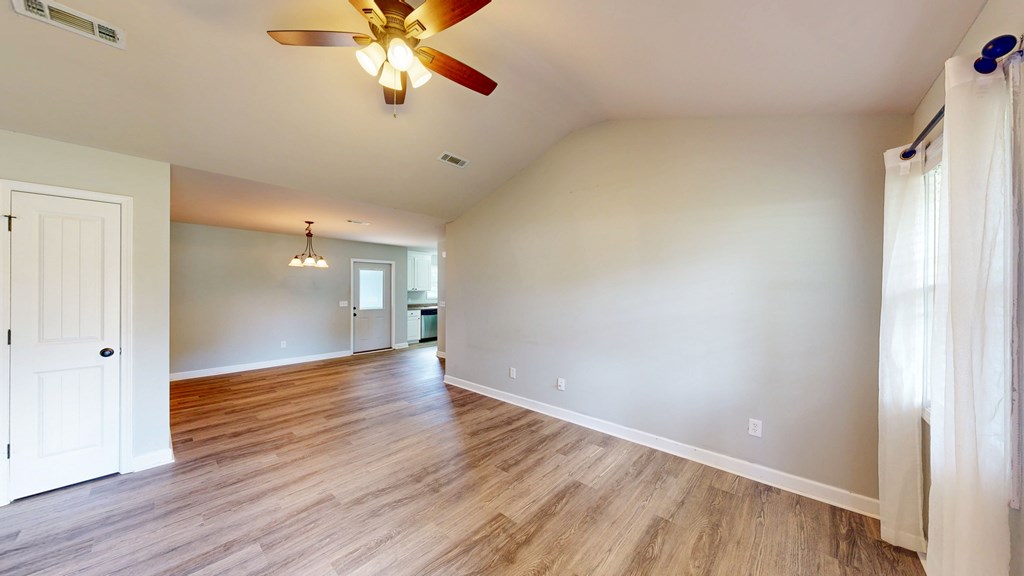 Dothan, Alabama 36301, United States, 3 Bedrooms Bedrooms, ,2 BathroomsBathrooms,Residential,Pending,142097