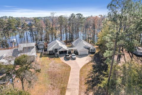 Homes For Sale - 683 Calhoun Dr<br/> Abbeville, AL 36310