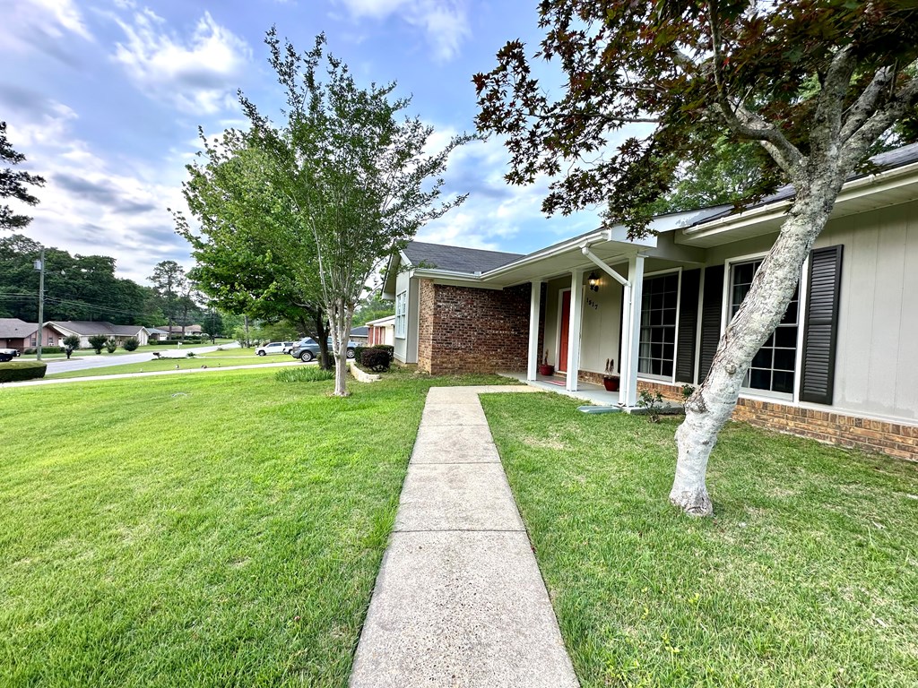 1317 Cambridge Rd, Dothan, Alabama image 3