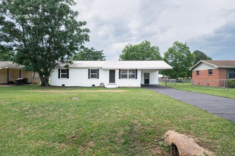 Homes For Sale - 213 Rock Creek Road<br/> Henry County, Headland, AL 36345