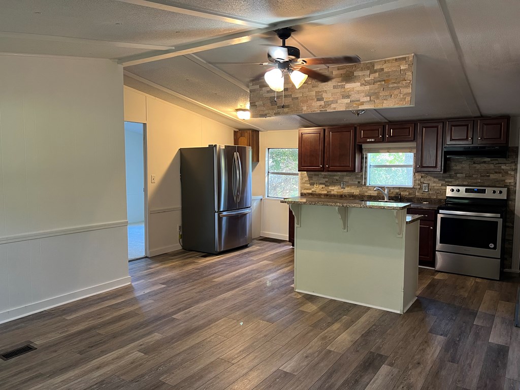 Slocomb, Alabama 36375, United States, 3 Bedrooms Bedrooms, ,2 BathroomsBathrooms,Residential,Active,232214